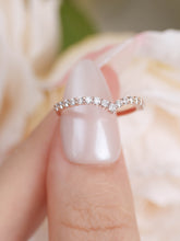 Load image into Gallery viewer, "Simple Lines" 18K natural white diamond linear V-shaped diamond ring