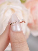 Load image into Gallery viewer, "Simple Lines" 18K natural white diamond linear V-shaped diamond ring