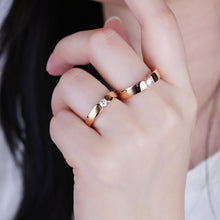 Load image into Gallery viewer, "Couple Ring" 18K rotatable custom-engraved couple diamond ring