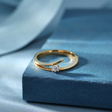 Load image into Gallery viewer, 18K natural pear-shaped diamond ring