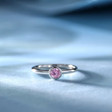 Load image into Gallery viewer, 18K natural pear-shaped diamond ring