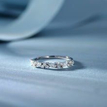 Load image into Gallery viewer, 18K natural pear-shaped diamond ring