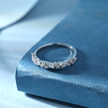 Load image into Gallery viewer, 18K natural pear-shaped diamond ring