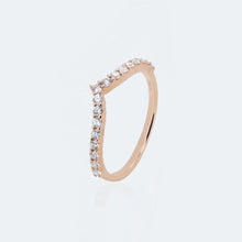 Load image into Gallery viewer, "Simple Lines" 18K natural white diamond linear V-shaped diamond ring