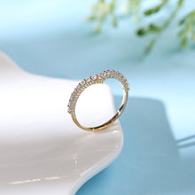 Load image into Gallery viewer, "Simple Lines" 18K natural white diamond linear V-shaped diamond ring