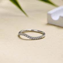 Load image into Gallery viewer, "Simple Lines" 18K natural white diamond linear V-shaped diamond ring