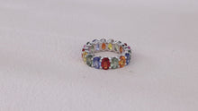 Load and play video in Gallery viewer, Ovale 18K white gold ring with natural sapphire
