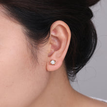 將圖片載入圖庫檢視器 18K心形鑲天然鑽石耳環
