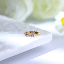 Load image into Gallery viewer, "Goddess Halo" 18K/750 white gold set with natural diamond earrings
