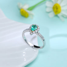 將圖片載入圖庫檢視器 18K梨形綠寶石圍石鑽石戒指
