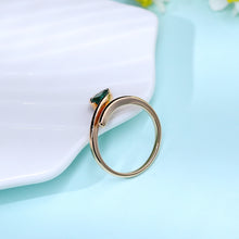 將圖片載入圖庫檢視器 18K梨形綠寶石流線形戒指
