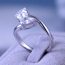 Load image into Gallery viewer, 18K natural pear-shaped diamond ring
