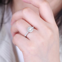 將圖片載入圖庫檢視器 18K鑲天然主石圍石款鑽石戒指
