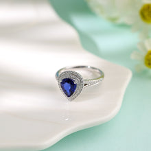 將圖片載入圖庫檢視器 18K梨形藍寶石圍石鑽石戒指

